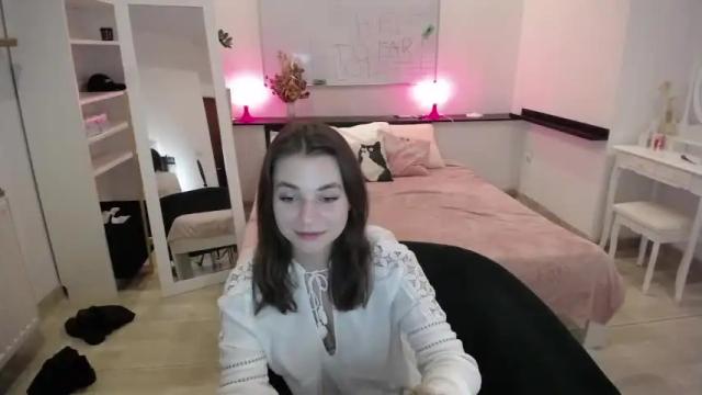 Image 2 of jenniferr__ Stream on Chaturbate on 23 months ago