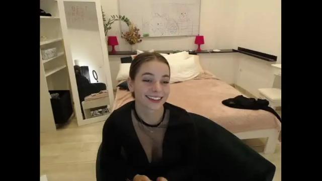 Image 2 of jenniferr__ Stream on Chaturbate on 12 months ago