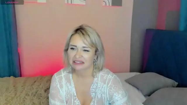 Image 11 of jenniferstonn Stream on Chaturbate on 15 months ago