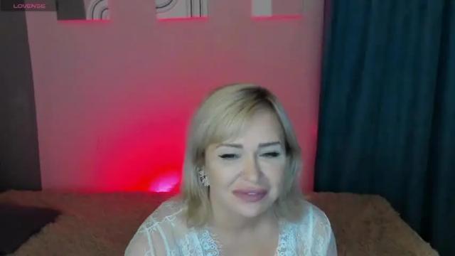 Image 2 of jenniferstonn Stream on Chaturbate on 15 months ago