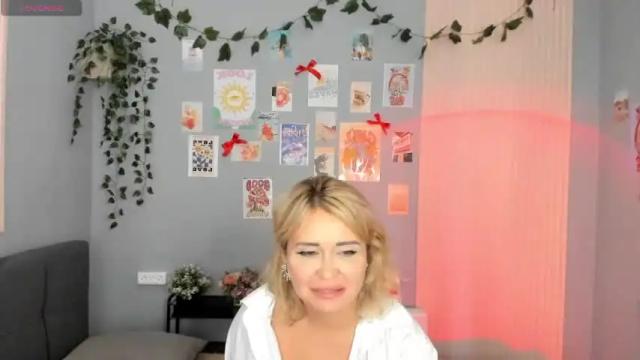 Image 4 of jenniferstonn Stream on Chaturbate on 14 months ago