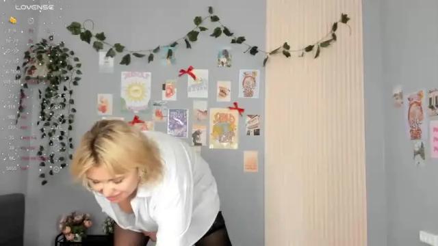 Image 6 of jenniferstonn Stream on Chaturbate on 14 months ago