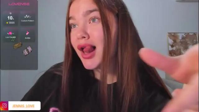 Image 4 of jennisxcharming Stream on Chaturbate on 2 months ago