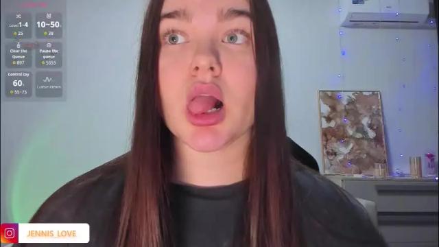 Image 12 of jennisxcharming Stream on Chaturbate on 1 month ago