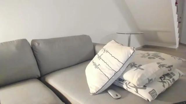Image 8 of jenny_roberts96 Stream on Chaturbate on 16 months ago