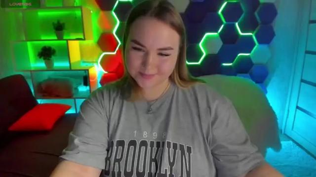 Image 3 of jennyattal Stream on Chaturbate on 16 months ago