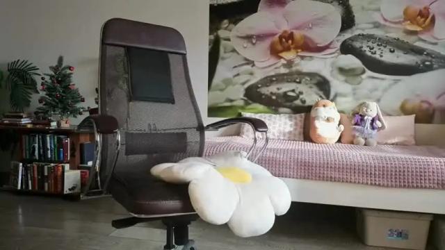 Image 2 of jennycutey Stream on Chaturbate on 3 days ago