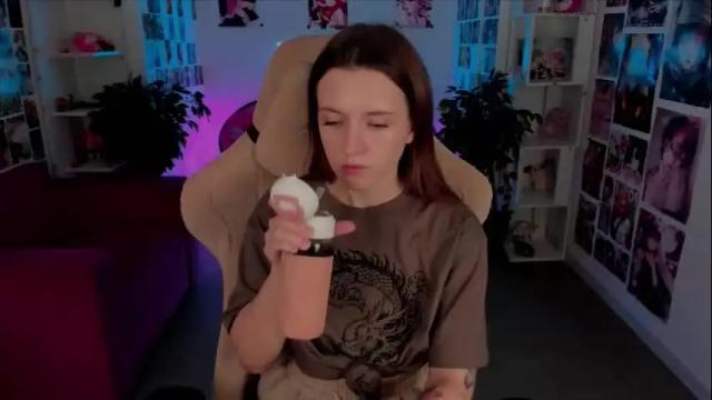 Image 3 of jennydens Stream on Chaturbate on 1 month ago