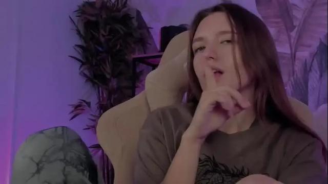 Image 12 of jennydens Stream on Chaturbate on 1 month ago