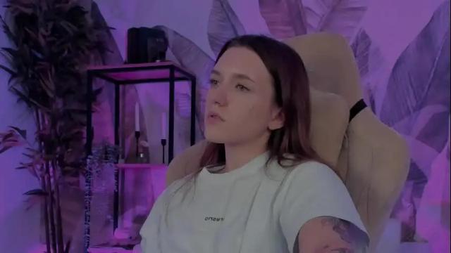 Image 4 of jennydens Stream on Chaturbate on 1 month ago