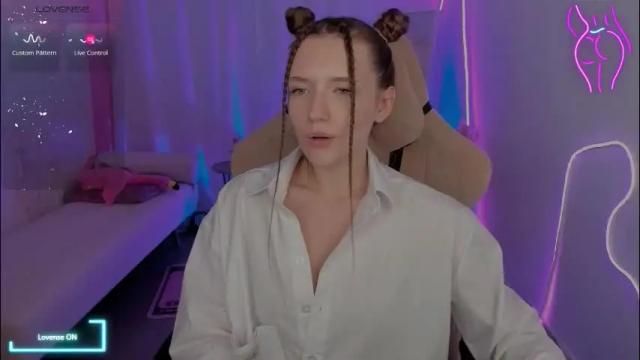 Image 8 of jennydens Stream on Chaturbate on 2 months ago