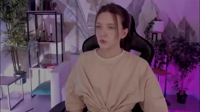 Image 4 of jennydens Stream on Chaturbate on 1 month ago