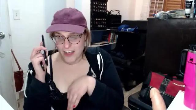 Image 2 of jennyneeds Stream on Chaturbate on 1 month ago