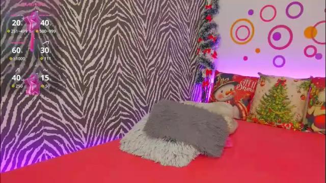 Image 4 of jennyshow Stream on Chaturbate on 8 days ago