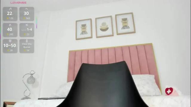 Image 10 of jennyweellss Stream on Chaturbate on 28 days ago