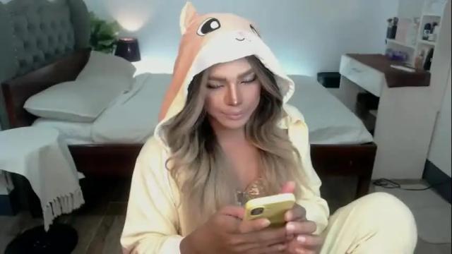 Image 3 of jesie_hot69 Stream on Chaturbate on 3 months ago