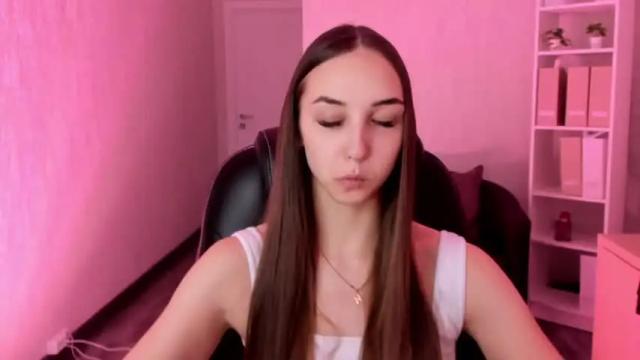 Image 2 of jess1e_jess Stream on Chaturbate on 19 months ago