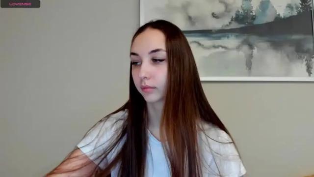 Image 2 of jess1e_jess Stream on Chaturbate on 16 months ago