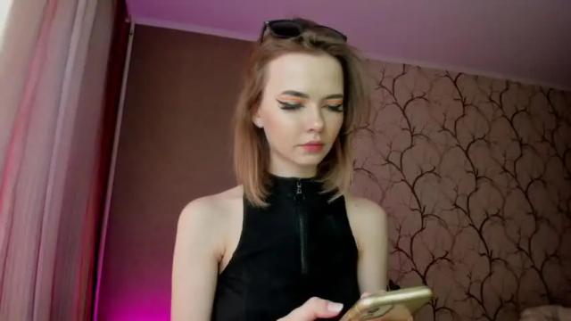Image 2 of jess1e_wood Stream on Chaturbate on 17 months ago