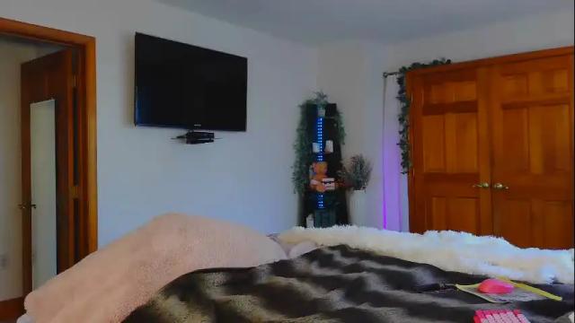 Image 8 of jessabelle_diamond Stream on Chaturbate on 3 months ago