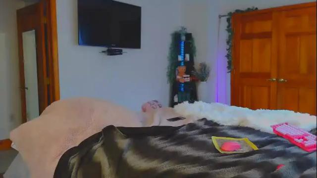 Image 4 of jessabelle_diamond Stream on Chaturbate on 3 months ago