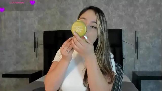 Image 2 of jessica_hotxx Stream on Chaturbate on 1 month ago
