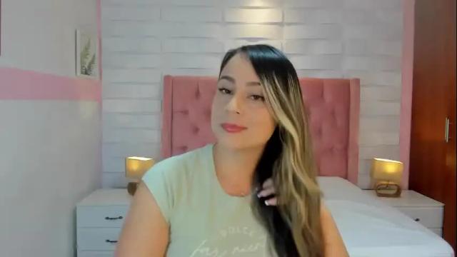 Image 3 of jessica_hotxx Stream on Chaturbate on 3 days ago