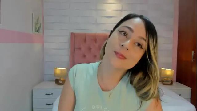 Image 4 of jessica_hotxx Stream on Chaturbate on 3 days ago