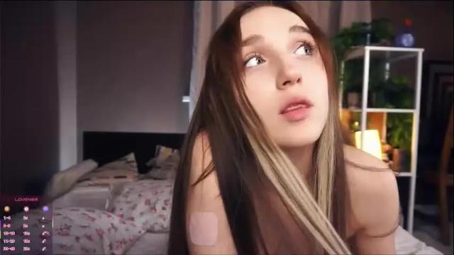 Image 2 of jessica_mirl Stream on Chaturbate on 6 days ago