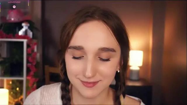 Image 3 of jessica_mirl Stream on Chaturbate on 4 months ago