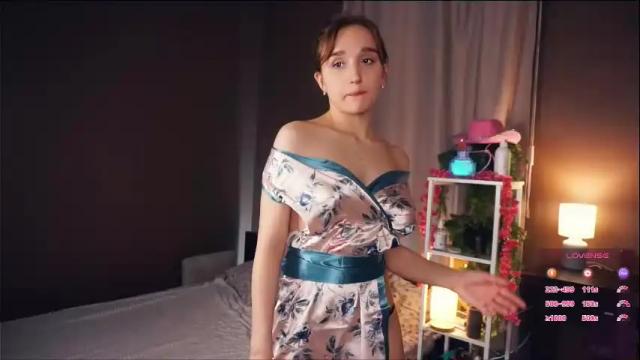 Image 3 of jessica_mirl Stream on Chaturbate on 4 months ago