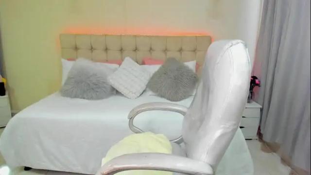 Image 2 of jessica_rabbyt Stream on Chaturbate on 1 month ago