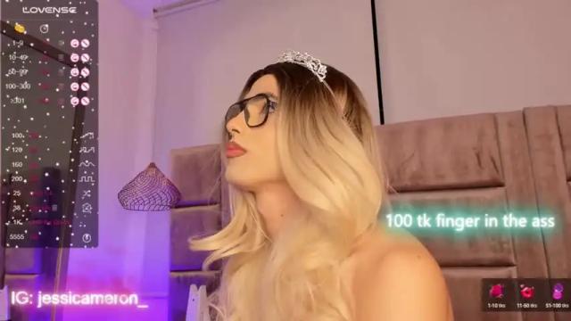 Image 6 of jessicameron Stream on Chaturbate on 14 months ago