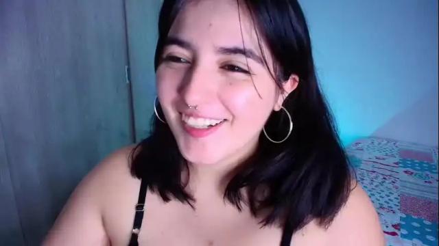 Image 3 of jessicared18 Stream on Chaturbate on 1 month ago