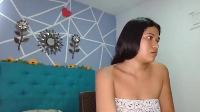Image 6 of jessie_cute18 Stream on Chaturbate on 17 months ago