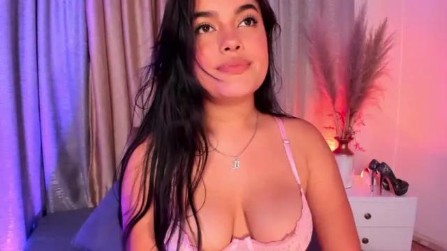 Image 8 of jessiecaameron Stream on Chaturbate on 13 months ago
