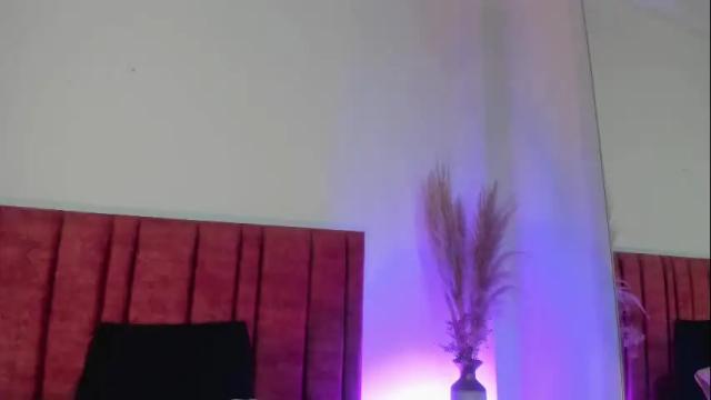 Image 3 of jessiecaameron Stream on Chaturbate on 23 days ago