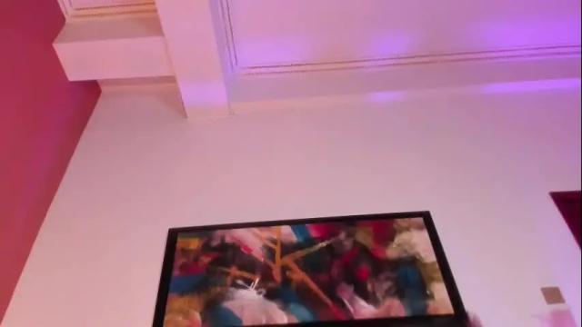 Image 10 of jessiecaameron Stream on Chaturbate on 16 days ago