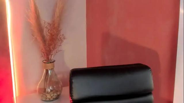 Image 7 of jessiecaameron Stream on Chaturbate on 1 day ago