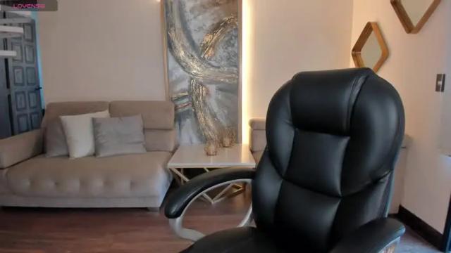 Image 6 of jessiedaniels_ Stream on Chaturbate on 17 months ago
