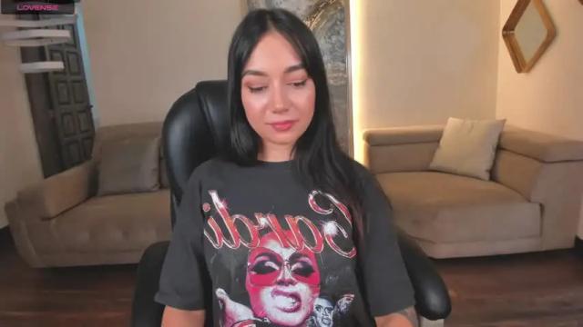 Image 11 of jessiedaniels_ Stream on Chaturbate on 17 months ago