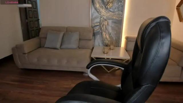 Image 2 of jessiedaniels_ Stream on Chaturbate on 17 months ago