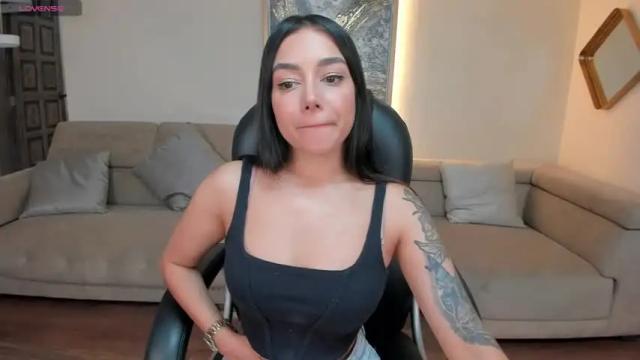 Image 4 of jessiedaniels_ Stream on Chaturbate on 17 months ago