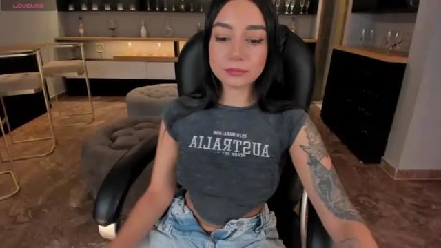 Image 11 of jessiedaniels_ Stream on Chaturbate on 16 months ago