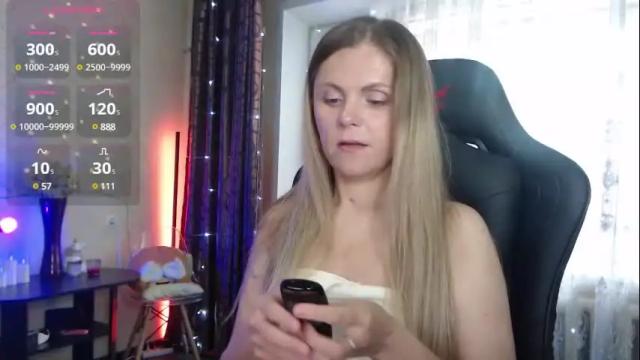 Image 11 of jessiemays Stream on Chaturbate on 4 days ago