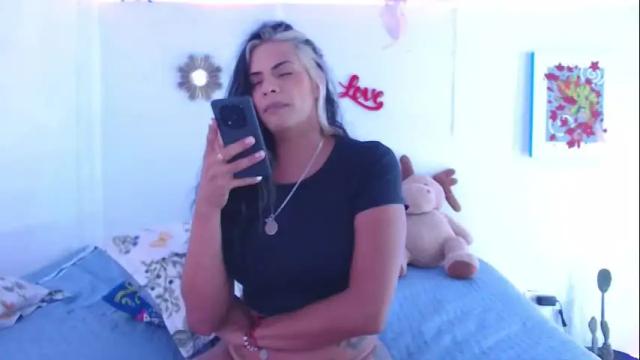 Image 11 of jessigomez Stream on Chaturbate on 4 months ago