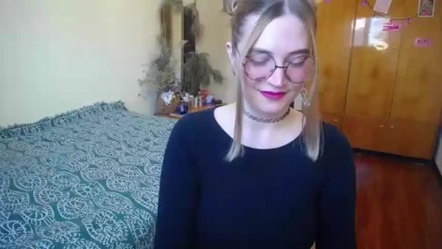 Image 3 of jessyhug Stream on Chaturbate on 16 months ago