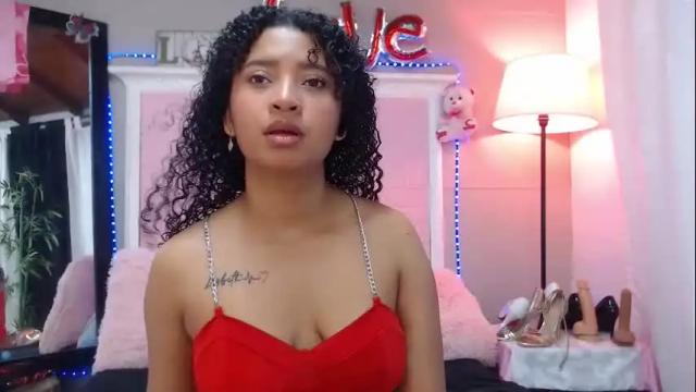 Image 3 of jessyzoe Stream on Chaturbate on 1 month ago