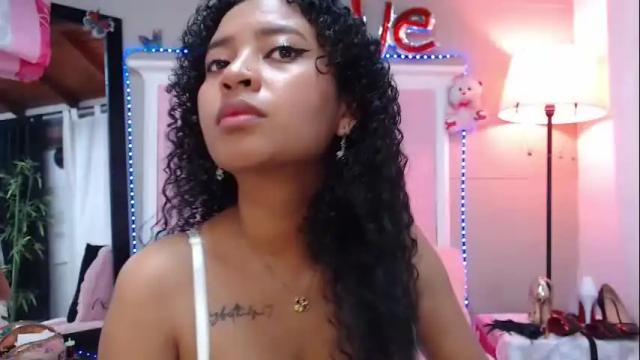 Image 8 of jessyzoe Stream on Chaturbate on 25 days ago