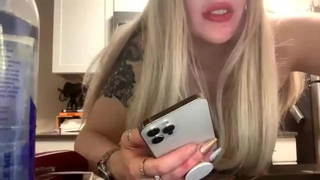 Image 4 of jesy_enigma Stream on Chaturbate on 14 months ago